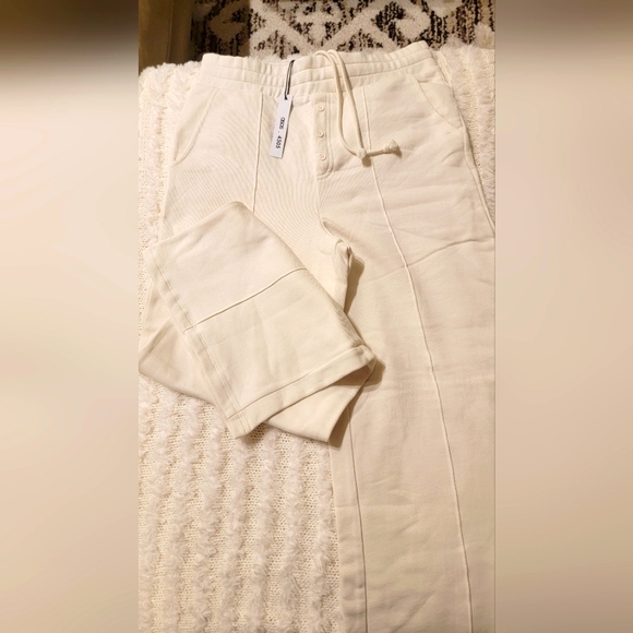 ASOS Pants - ASOS 4505 NWT HIGHWAISTED STRAIGHT THROUGH LEG JOGGER SIZE 8 COLOR IVORY/BEIGE